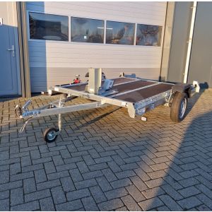 Martz transporter voor kleine voertuigen, 264 x 161cm, Bruto 750kg ( 506 kg netto ) , Handmatig hydraulisch zakbaar , Enkelas ongeremd , Banden 13 inch