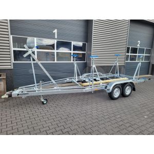 Zeilboottrailer Vlemmix, 630x220cm (lxb), bruto 2700kg (netto 2220kg), tandemas geremd.