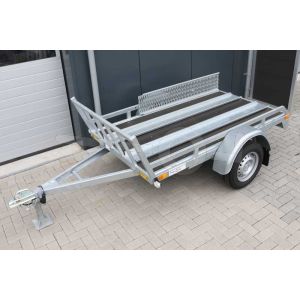 Motortrailer voor 1 of 2 motoren 220x132 (lxb bak), 750kg bruto  (590 netto) laadvloerhoogte 54cm, vlakke vloer met railing, banden 13", enkelas