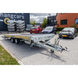 Vooraanzicht Eduard kantelbare autoambulance 406x200cm bruto totaalgewicht 2700kg laadvloerhoogte 56cm type 4020-4-AOB10-270-J-56 met gekantelde laadvloer 