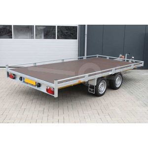 Autoambulance Eduard 406x200cm met dichte laadvloer, 10cm railing, kabellier en oprijplaten, laadvloerhoogte 63cm, bruto laadvermogen 3000kg
