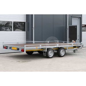 Autoambulance Eduard 406x200cm met dichte laadvloer, 10cm railing, kabellier en oprijplaten laadvloerhoogte 63cm bruto laadvermogen 3500kg