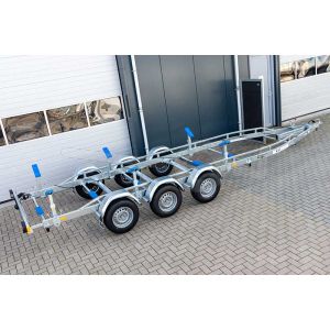 Kalf tridemas stallingstrailer voor motorboot 750x220 cm 3900 kg