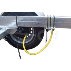 Spoelsysteem voor Kalf geremde enkelas boottrailer