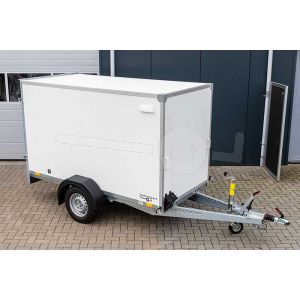 Blyss gesloten aanhangwagen F1326/150HD, afmeting 262x130x150cm, bruto laadvermogen 1300kg, opbouw uit witte plywood panelen, laadvloerhoogte 50cm, geremde enkelasser met 165R13 banden