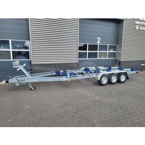 Vlemmix Flex-Roll boottrailer 780x220cm (lxb), bruto 3500kg (netto 2760kg), tridem (3 asssen van 1800kg) geremd.