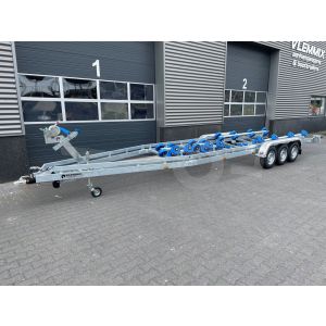 Vlemmix Flex-Roll boottrailer 840x255cm (lxb), bruto 3500kg (netto 2780kg), tridem (3 asssen van 1500kg) geremd.
