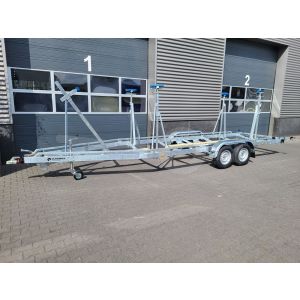 Zeilboottrailer Vlemmix, 780x220cm (lxb), bruto 3000kg (netto 2400kg), tandemas geremd.
