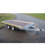 Autoambulance Eduard 406x200cm met dichte laadvloer, 10cm aluminium borden, kabellier en oprijplaten, laadvloerhoogte 63cm, bruto laadvermogen 2700kg