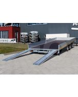 Achteraanzicht Eduard multitransporter 506x220cm bruto totaalgewicht 3500kg laadvloerhoogte 63cm type 5022-4-AOB30-350-J-63 met gekantelde laadbak met opgelegde oprijplaten