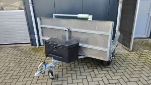 Motortrailer RD Shorty, enkelas ongeremd 750kg (netto 560kg), laadoppervlak 80x200cm.