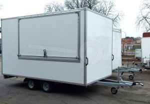 Power Trailer gesloten plateau aanhangwagen (lxbxh) 407x200x200cm, model GEPLA NR.8, Bruto 3000kg, witte glad plywood panelen met polyester coating (ook wit dak), Tandemas geremd.