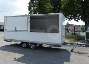 Power Trailer gesloten plateau aanhangwagen (lxbxh) 557x200x200cm, model GEPLA NR.11, Bruto 2000kg, witte glad plywood panelen met polyester coating (ook wit dak), Tandemas geremd.