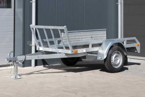 Motortrailer voor 1 motor 220x100 (lxb bak), 750kg bruto  (615 netto) laadvloerhoogte 54cm, vlakke vloer met railing, banden 13", enkelas