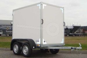 Twins Trailers gesloten aanhangwagen, afmeting 200x132x150 cm, met twee achterdeuren, ongeremde tandemasser, bruto laadvermogen 750kg.