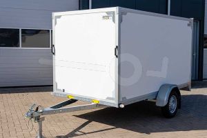 Twins Trailers gesloten aanhangwagen met twee achterdeuren, merk Twins Trailers, ongeremde enkelasser, afmeting 307x157x150 cm, bruto laadvermogen 750kg.