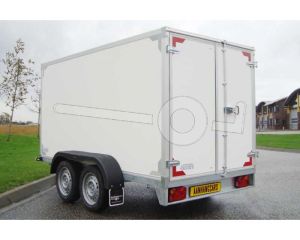 Twins Trailers gesloten aanhangwagen (lxbxh) 357x187x180cm, model TG01H-3500-D13, Bruto 3500kg (2750kg netto), 25mm Sandwichpanelen, 2 achterdeuren, Vloerhoogte 55cm, Tandemas geremd, Banden 13"