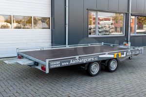 Verhuur autotransporter vloermaat 406x200, (BE rijbewijs)voor een weekend