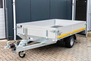 Eduard plateauwagen 2514-3-PB30-135-56, Lxb 250x145cm, Bruto 1350kg (ca. 1130kg netto), Lvh 56cm, Alu borden 30cm, Enkelas geremd, Banden 195/55R10.