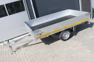 Eduard enkelas ongeremde plateauwagen afmeting 260x150cm met 30cm borden, bruto laadvermogen 750kg, laadvloerhoogte 63cm