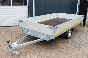 Enkelas plateauwagen Eduard, afmeting 310x160cm, 30cm aluminium borden, bruto laadvermogen 750kg ongeremd, laadvloerhoogte 63cm