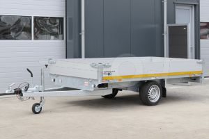 Enkelas plateauwagen Eduard met 30cm borden, afmeting 310x160cm, bruto laadvermogen 1500kg en laadvloerhoogte 63cm.