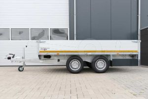 Eduard tandemas plateauwagen 310x160cm met 40cm borden, bruto laadvermogen 2500kg en laadvloerhoogte 72cm