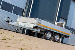 Eduard plateauwagen 310x160cm met 30cm borden, laadvloerhoogte 72cm en bruto laadvermogen 2700kg
