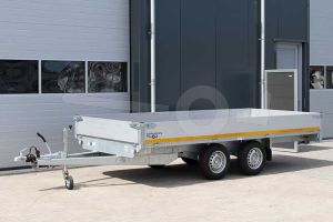 Eduard plateauwagen 3520-4-PB40-270-72, afmeting 356x200cm met 40cm borden, bruto laadvermogen 2700kg, laadvloerhoogte 72cm, geremde tandemasser met 195/65R14 banden