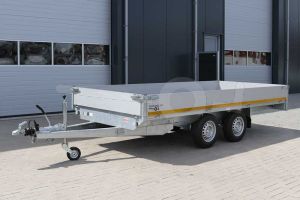Tandemas plateauwagen Eduard 4018-4-PB30-270-72, afmeting 406x180cm met 30cm aluminium borden, laadvloerhoogte 72cm, bruto laadvermogen 2700kg, 195/65R14 banden.