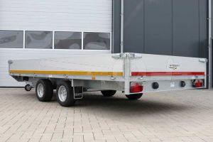 Eduard tandemas plateauwagen 4018-4-PB30-270-56 met 30cm borden. Afmeting 406x180cm met laadvloerhoogte 56cm en bruto laadvermogen 2700kg.