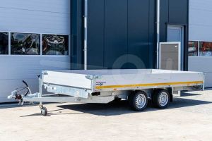 Eduard plateauwagen 4018-4-PB30-300-63, afmeting 406x180cm met 30cm borden, bruto laadvermogen 3000kg, laadvloerhoogte 63cm, geremde tandemasser met 195/50R13 banden