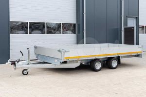 Eduard geremde tandemasser plateauwagen 4018-4-PB30-300-56, afmeting 406x180cm met 30cm borden, bruto laadvermogen 3000kg, laadvloerhoogte 56cm met 195/55R10 banden