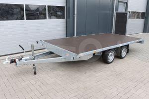 Tandemas vlakke plateauwagen Eduard zonder borden, afmeting 406x200cm, laadvloerhoogte 63cm, bruto laadvermogen 2700kg.