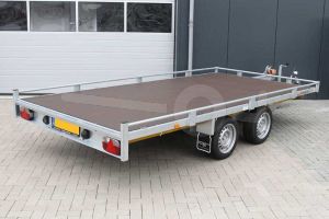 Autoambulance Eduard 406x200cm met dichte laadvloer, 10cm railing, kabellier en oprijplaten, laadvloerhoogte 63cm, bruto laadvermogen 3000kg