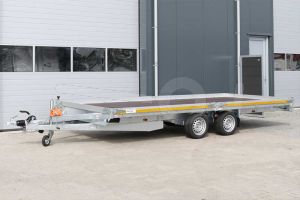 Autoambulance Eduard 506x200cm met dichte laadvloer, 10cm aluminium borden, kabellier en oprijplaten, laadvloerhoogte 63cm, bruto laadvermogen 2700kg