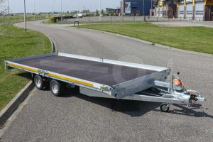 Autoambulance Eduard 506x220 cm met dichte laadvloer laadvloerhoogte 56cm bruto laadvermogen 3000kg