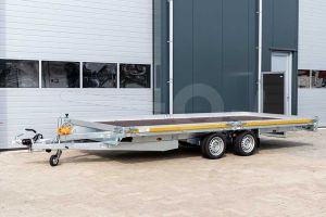 Eduard autotransporter 5520-4-PMB10-350-63. Lxb 556x200cm, Bruto 3500kg (2734kg netto), Lvh 63cm, Oprijhoek circa 15&deg;,  Alu borden 10cm, Dichte vloer, Tandemas geremd, Banden 195/50R13, Met oprijplaten en lier.