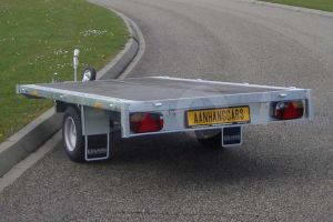 Eduard enkelas multitransporter zonder borden 260x150cm 750kg ongeremd lvh 63cm