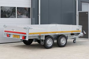 Eduard multitransporter 3118-4-PMB30-200-72, Lxb 310x180cm, Bruto 2000kg (1407kg netto), Lvh 72cm, Alu borden 30cm, Tandemas geremd, Banden 155R13, Met oprijplaten en lier.