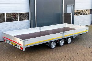 Eduard multitransporter 4022-5-PMB30-350-63, Lxb 406x220cm, Bruto 3500kg (2735kg netto), Lvh 63cm, Alu borden 30cm, Drieasser geremd, Banden 195/50R13, Met oprijplaten en lier.