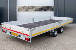 Eduard multitransporter 4520-4-PMB30-270-56, Lxb 456x200cm, Bruto 2700kg (1935kg netto), Lvh 56cm, Alu borden 30cm, Tandemas geremd, Banden 195/55R10, Met oprijplaten en lier.