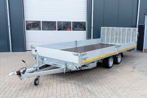 Kantelbare Eduard machinetransporter 606x220cm 3500kg laadvloerhoogte 63cm 6022-4-AKB30-350-N-63