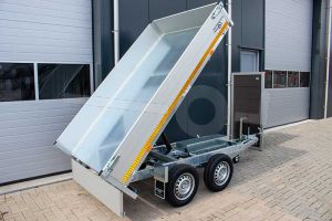 Eduard achterwaartse kipper met oprijplaten 2615-4-1OB30-270-J-63, Lxb 260x150cm, Bruto 2700kg (2027kg netto), Handmatige bediening, Lvh 63cm, Borden 30cm, Tandemas geremd, Banden 195/50R13