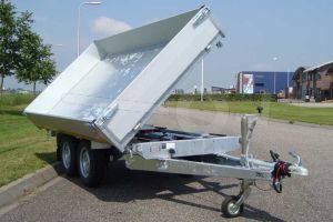 Eduard 3-zijdige kipper 310x160cm met 30cm borden, bruto laadvermogen 2500kg, laadvloerhoogte 72cm, elektrische bediening