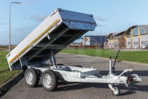 Eduard achterwaartse kipper aanhangwagen, afmeting 310x160cm, bruto laadvermogen 2700kg, laadvloerhoogte 72cm, handmatige bediening
