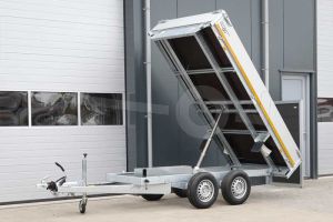 Achterwaartse elektrische kipper Eduard , afmeting 310x160cm met 30cm borden, bruto laadvermogen 2700kg, laadvloerhoogte 72cm