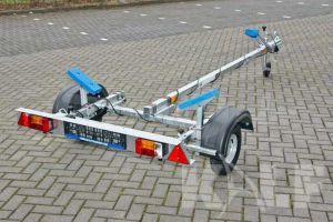 Sportboottrailer serie 450-40, 400x160 (lxb), bruto 450kg (325 netto), met glijplanken pakket (ook voor schroefas), banden 13", enkelas