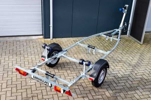 Motorboottrailer Serie 650-45  450x160 (lxb), bruto 650kg (475kg netto), met motorbootpakket, banden 13", enkelas