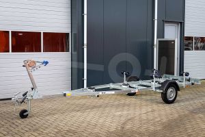 Sportboottrailer serie 750-55, 550x170 (lxb), bruto 750kg (550 netto), met glijplanken pakket (ook voor schroefas), banden 13", enkelas